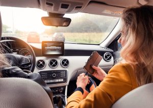 Femmes en covoiturage