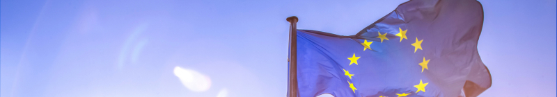 drapeau européen au vent