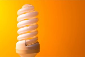 Quelle ampoule consomme le moins ? Notre guide pour réduire votre consommation électrique