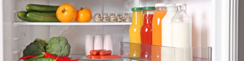 Fruits légumes dans un réfrigérateur