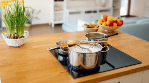 Combien consomme une plaque de cuisson