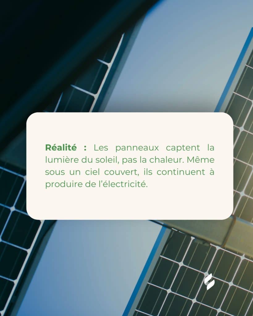 Les panneaux solaires ne fonctionnent pas quand il fait nuageux Faux ! 🚫Ils captent la lumière (1)