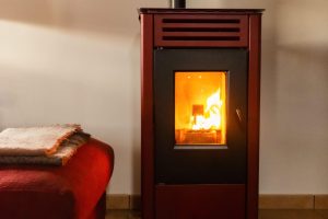 Poêle à bois ou poêle à granulés - lequel choisir pour faire des économies