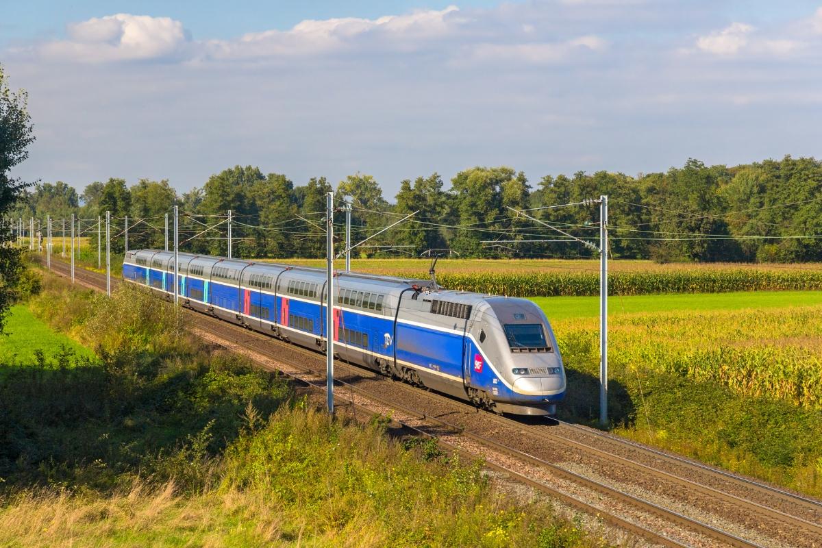 Train, voiture ou avion : quel transport a le plus faible impact carbone