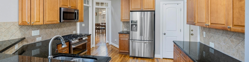 Micro-ondes, four, plaques, bouilloire - qui gagne vraiment le match du réchauffage