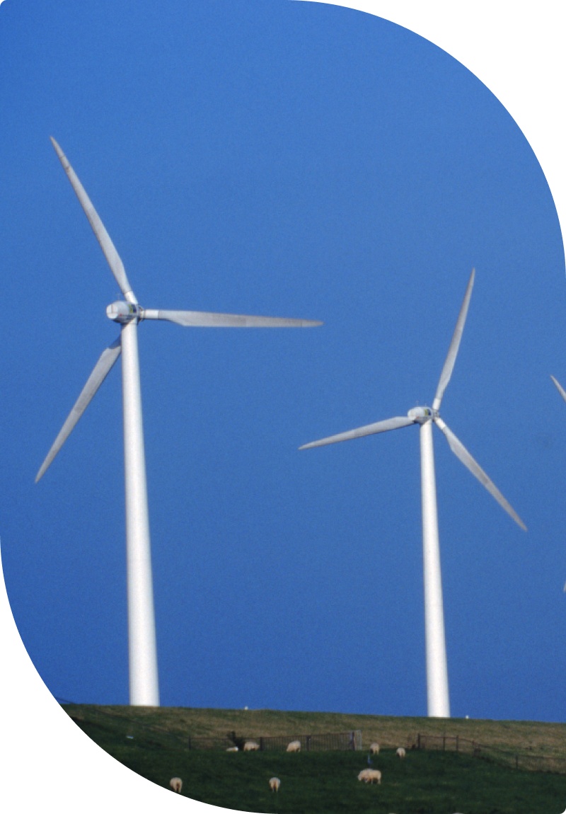 Deux éoliennes - Energie renouvelable