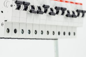 Monophasé vs triphasé comment choisir selon votre logement