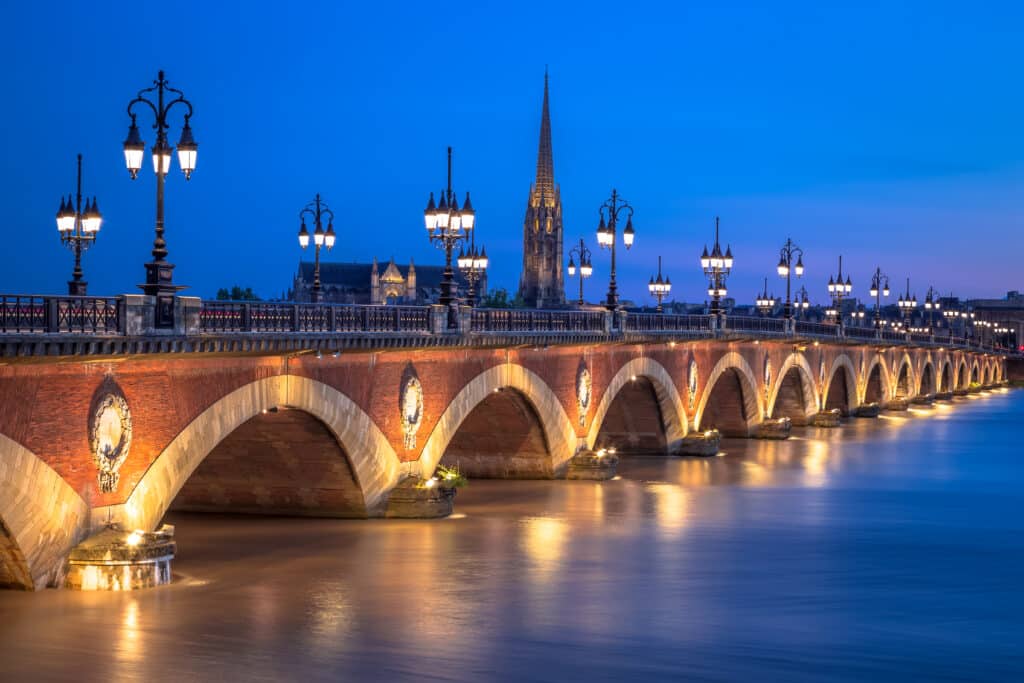 Client lbe business - la ville de Bordeaux et son pont