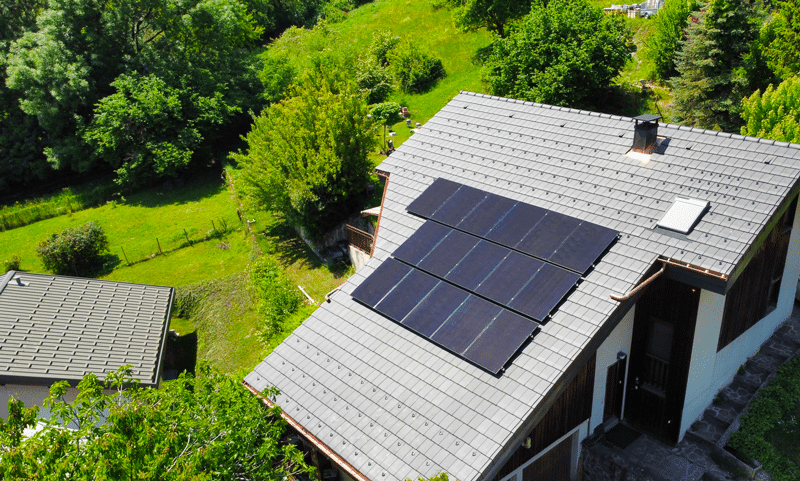 Installation de panneaux photovoltaïques OTOVO